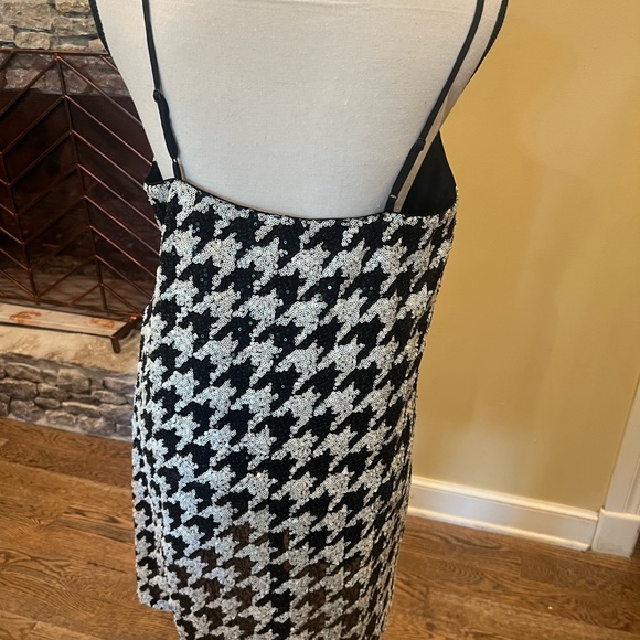Express houndstooth sequin mini dress - Picture 2 of 3